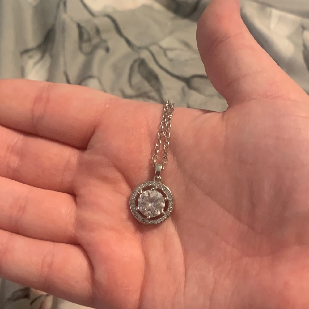 Elegant Silver Pendant Necklace